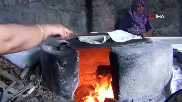 Kadınların imece usulü kış hazırlığı