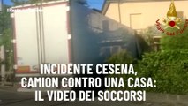 Incidente Cesena, camion contro una casa: il video dei soccorsi