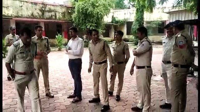 दो समूहों में जमकर चली लाठियां और हथियार, 16 लोग घायल
