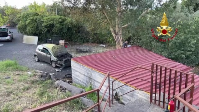 Esplosione in una fabbrica di fuochi d'artificio nel Catanese, 1 morto