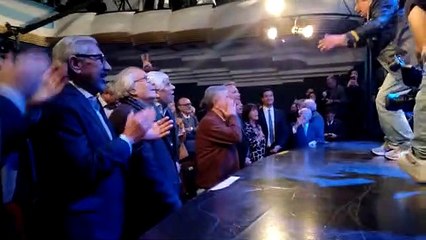 El Tula arengó a Alberto, Moyano y Duhalde y los hizo cantar la marcha peronista