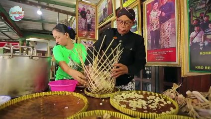 Warisan Leluhur Ingkung Mbah Kentol Jogja, Ueeenake Puooll