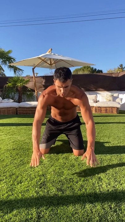 Kiko Jiménez hace ejercicio