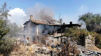 Antalya 3. sayfa haberleri | Manavgat'ta 100 yıllık tarihi ev küle döndü