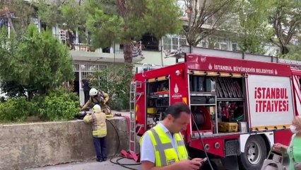 Beşiktaş'ta bir binada yangın çıktı: 3 kişi dumandan etkilendi