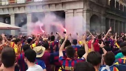 Los Supporters del Barça toman Múnich con bengalas