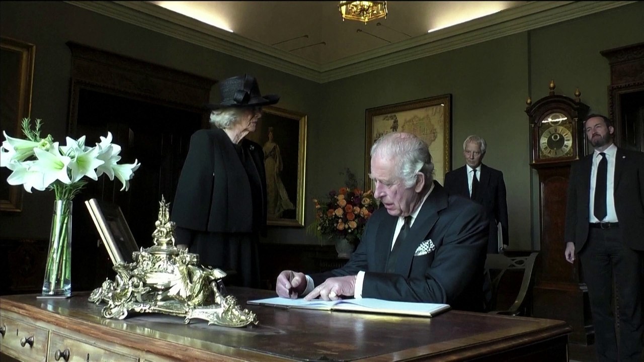 King Charles exasperated with leaking pen during signing ceremony at