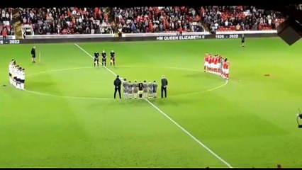 Barnsley and Port Vale pay tribute to Queen Elizabeth ahead of League One clash at Oakwell