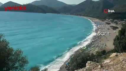 Denizin rengi değişti, eşsiz görüntü oluştu!
