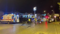 Polisten kaçan otomobilin minibüse çarpması sonucu 3 kişi yaralandı