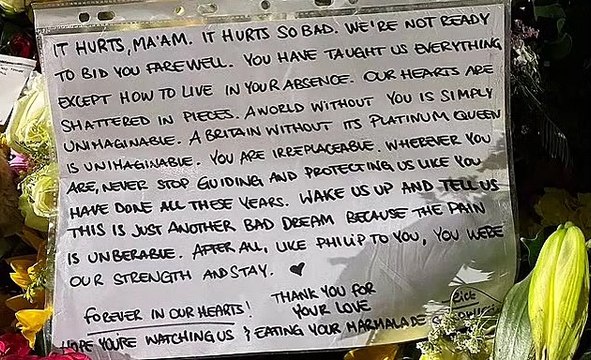 Touching message to the Queen left by grieving royal fan who says 'pain is unbearable' leaves social media users in tears as they say it 'perfectly describes the nation's feelings'
