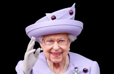 La reina Isabel será enterrada llevando sólo dos joyas