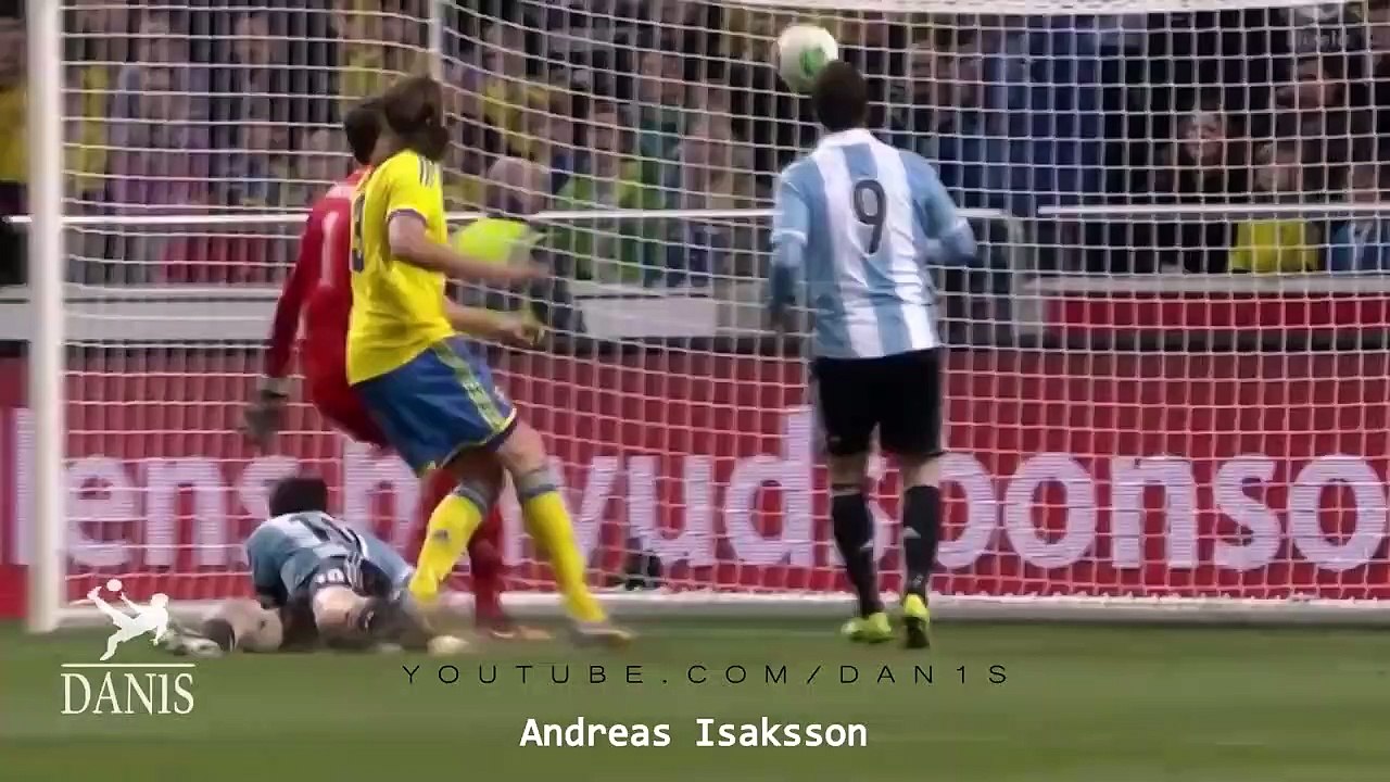 Top 10 Acrobatic Goalkeepers Saves