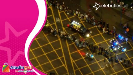 Peti Jenazah Ratu Elizabeth II Menuju Istana Buckingham, Warga Setia Menunggu di Pinggir Jalan