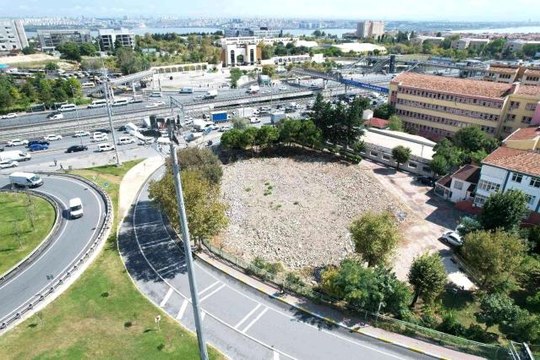Bir günde yıkılan cami 3 yılda yapılamadı