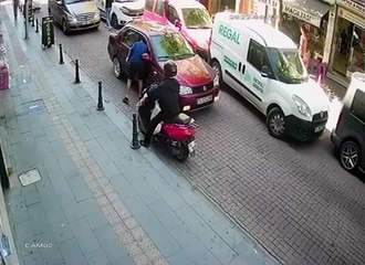 Cep telefonu hırsızlığı kamerada