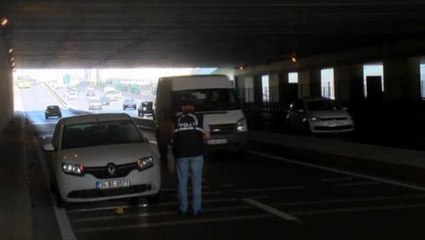 Beylikdüzü'nde korkunç kaza! Otomobilin altına sıkışan yaya 300 metre sonra fark edildi