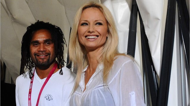 VOICI : Adriana Karembeu : pourquoi a-t-elle divorcé du footballeur Christian Karembeu ?