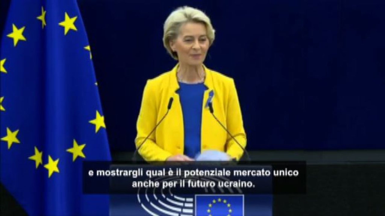 Von der Leyen: oggi sarò a Kiev per incontrare Zelensky