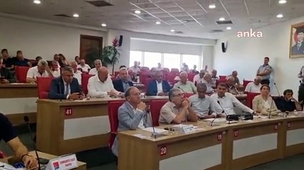 Video herunterladen: AKP’li Meclis Üyesi, Aydın Büyükşehir Belediyesi’nin projesini eleştirdi: Herkesin havuzu var zaten