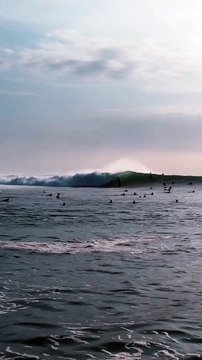 Barrel Barrelling life / Drone Footage / Indonesia Ocean Padang / Padang Riding Sea Surf