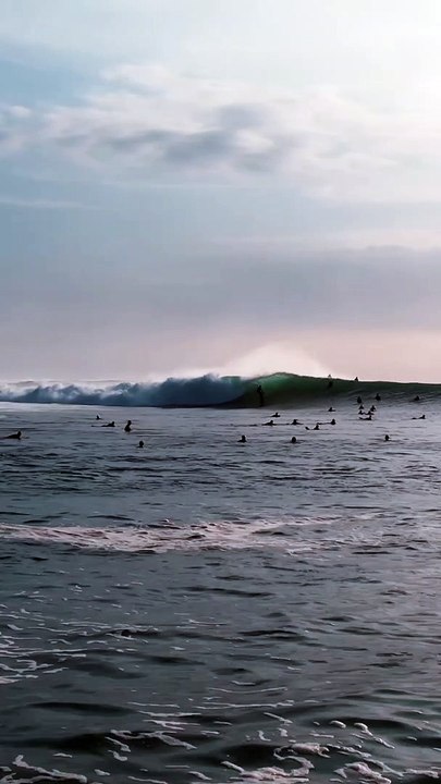 Barrel Barrelling life / Drone Footage / Indonesia  Ocean Padang / Padang Riding Sea Surf