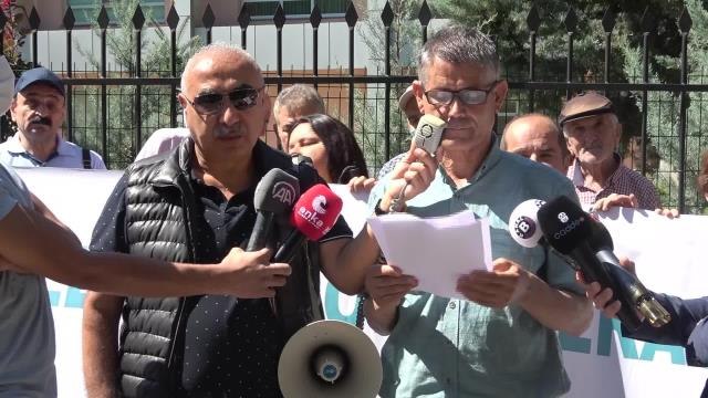 Engellilerden MEB Önünde Eğitim Hakkı Protestosu: Temel Bir İnsan Hakkının Sistematik Şekilde İhlal Edilmesi İnsanlığa Karşı Suç İşlemektir