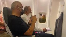 Bakan Çavuşoğlu ve Bakan Ersoy, tıka basa dolu iç hatlar uçağında yan yana yolculuk yaptı