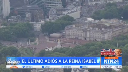 Con carpas y paraguas londinenses hacen largas filas para despedir a Isabel II