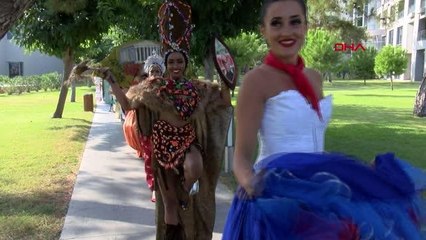 KRALİÇE ADAYLARI KAMPA GİRDİ