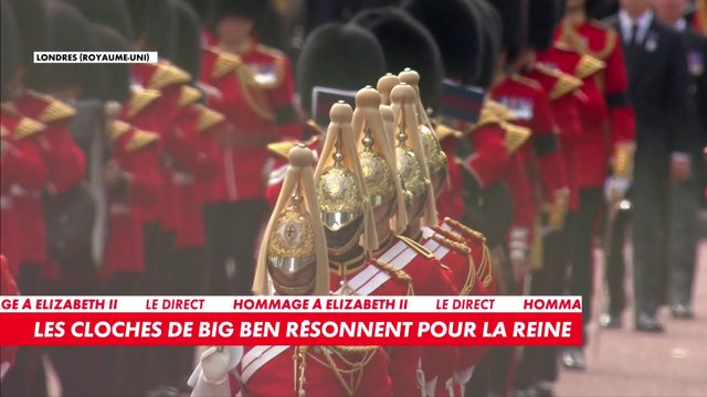 La famille royale réunie autour du cercueil d'Elizabeth II