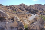 Kapadokya'da yol çalışmasında peribacalarının yıkıldığı iddiasına yalanlama