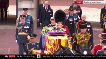 y2mate.com - Queen Elizabeth II leaves Buckingham Palace for the last time_1080p