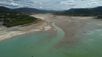 El pantano de Yesa seco, a vista de dron