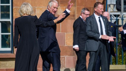 Carlos III se estrena despidiendo a 100 empleados: "Están absolutamente furiosos"