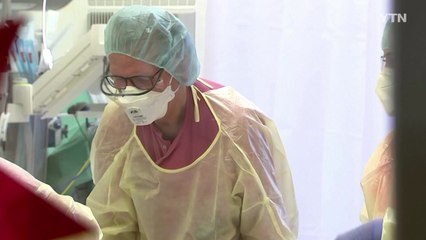 WHO 총장 "코로나19 대유행 끝이 보인다...사망자 수 최저" / YTN