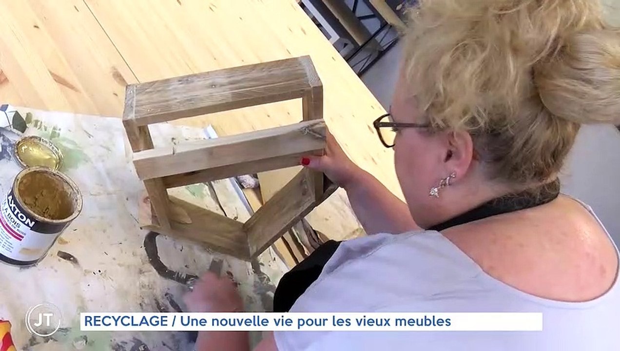 RECYCLAGE / Une nouvelle vie pour les vieux meubles - Vidéo Dailymotion