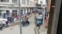 Sokak ortasında kavga: Polis havaya 9 el uyarı ateşi açtı, kavgada bir kişi yaralandı