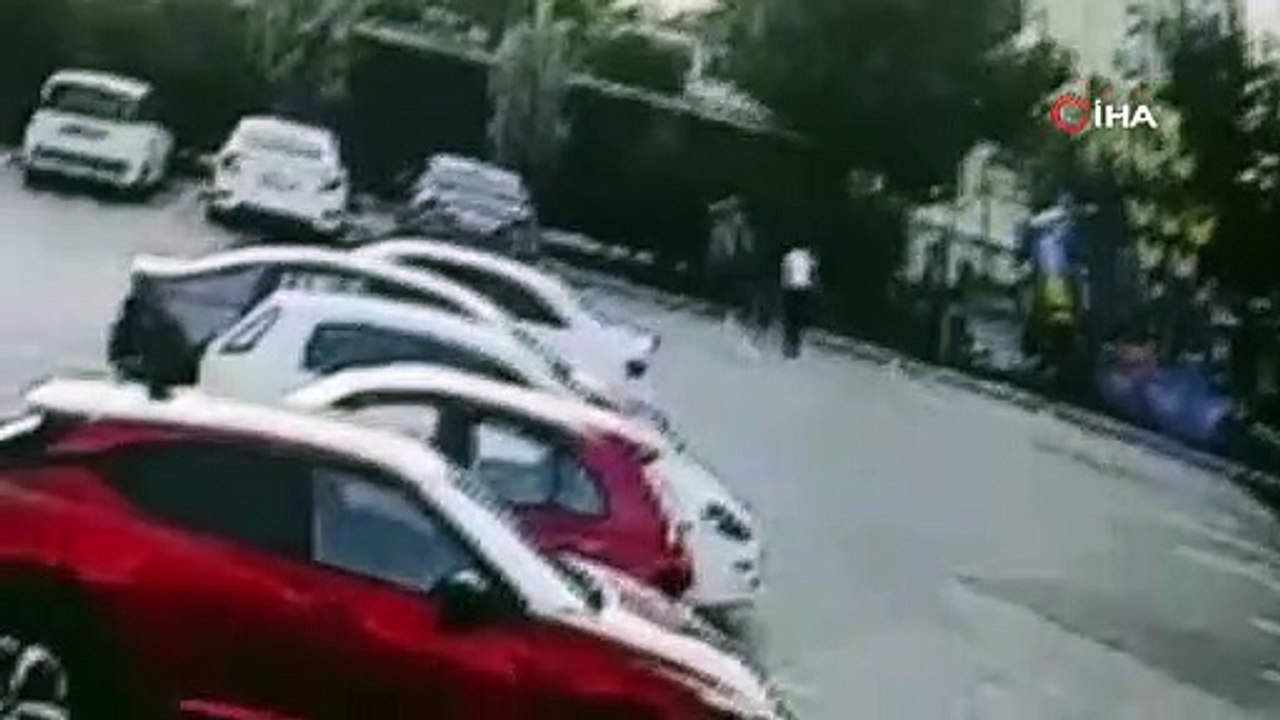 Önce amcasını sonra kendisini vurdu: O anlar saniye saniye kamerada