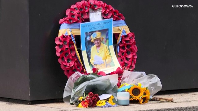 Solemne silencio al paso del féretro de la reina Isabel II por el centro de Londres