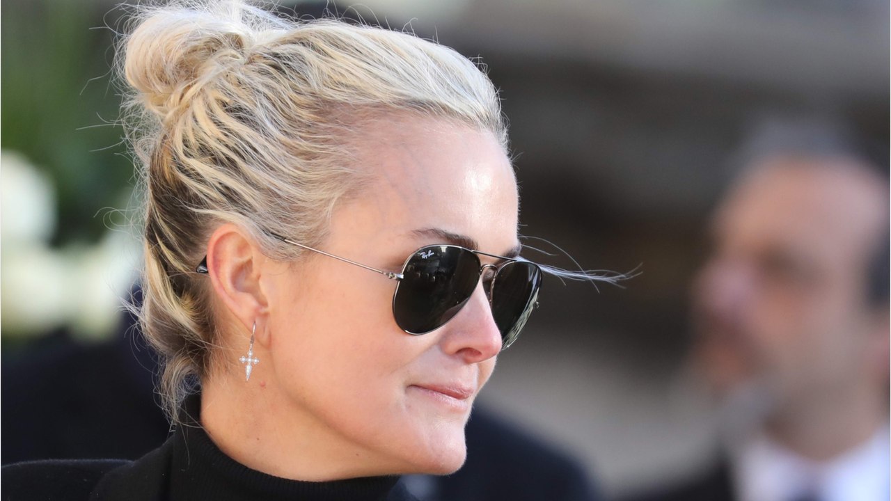 VOICI - Laeticia Hallyday en deuil : elle pleur...