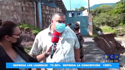 ¡Socavón amenaza importante puente en El Chimbo, Santa Lucía, FM!