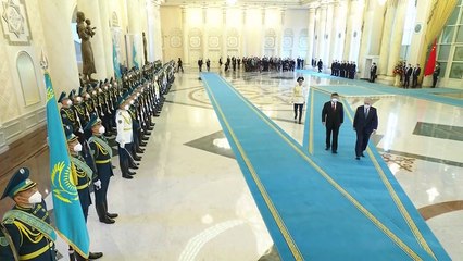 Xi Jinping muestra su cercanía con Kazajistán, un aliado tradicional de Moscú