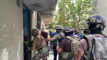 Özel Harekat'tan Mersin Belediyesi'ne terör operasyonu: 10 gözaltı