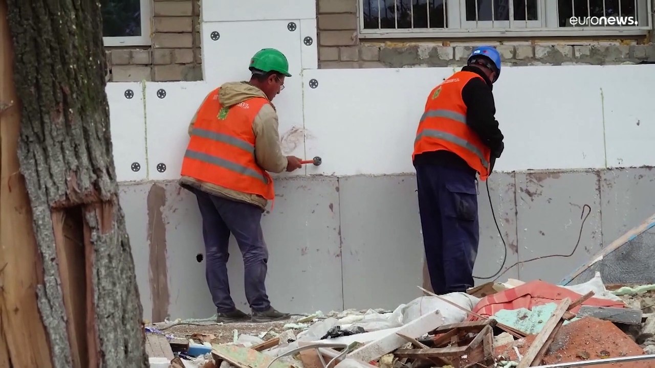 Besuch in befreiten Gebieten: Selenskyj in Isjum