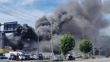 대전 차량정비소 화재...검은 연기 솟구쳐 / YTN