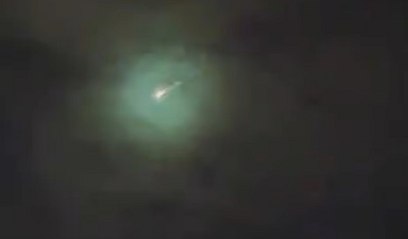 Descargar video: Lancashire Post news update 15 Sept 2022: Meteor fireball spotted  over Lancashire