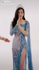 Nam Em nâng niu vương miện