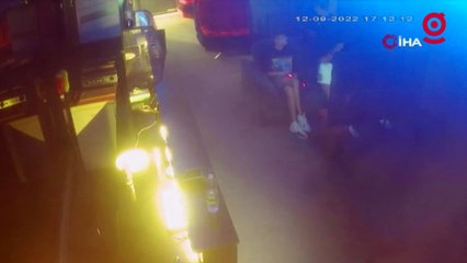 Bahçelievler’de müşteri kılığında gelip oynadıkları oyun konsolunu çaldılar