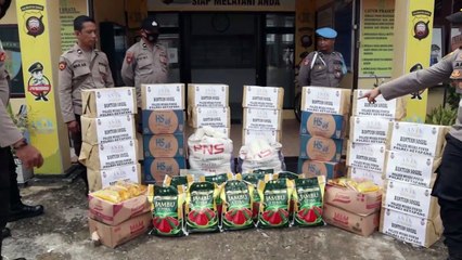 Merespon Kenaikan Harga BBM, Kapolsek Muara Pawan Salurkan Bantuan Sosial Ke Pedagang Dan Sopir Truk